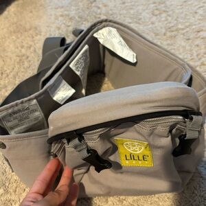 Gently used, stone grey, LILLEBaby All-seasons carrier!